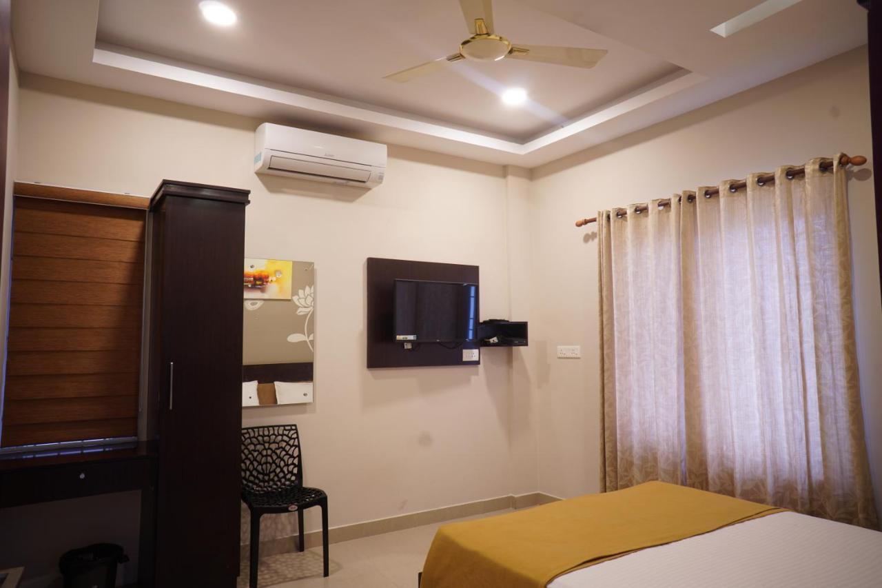 Hotel Metro Residency Kochi Zewnętrze zdjęcie