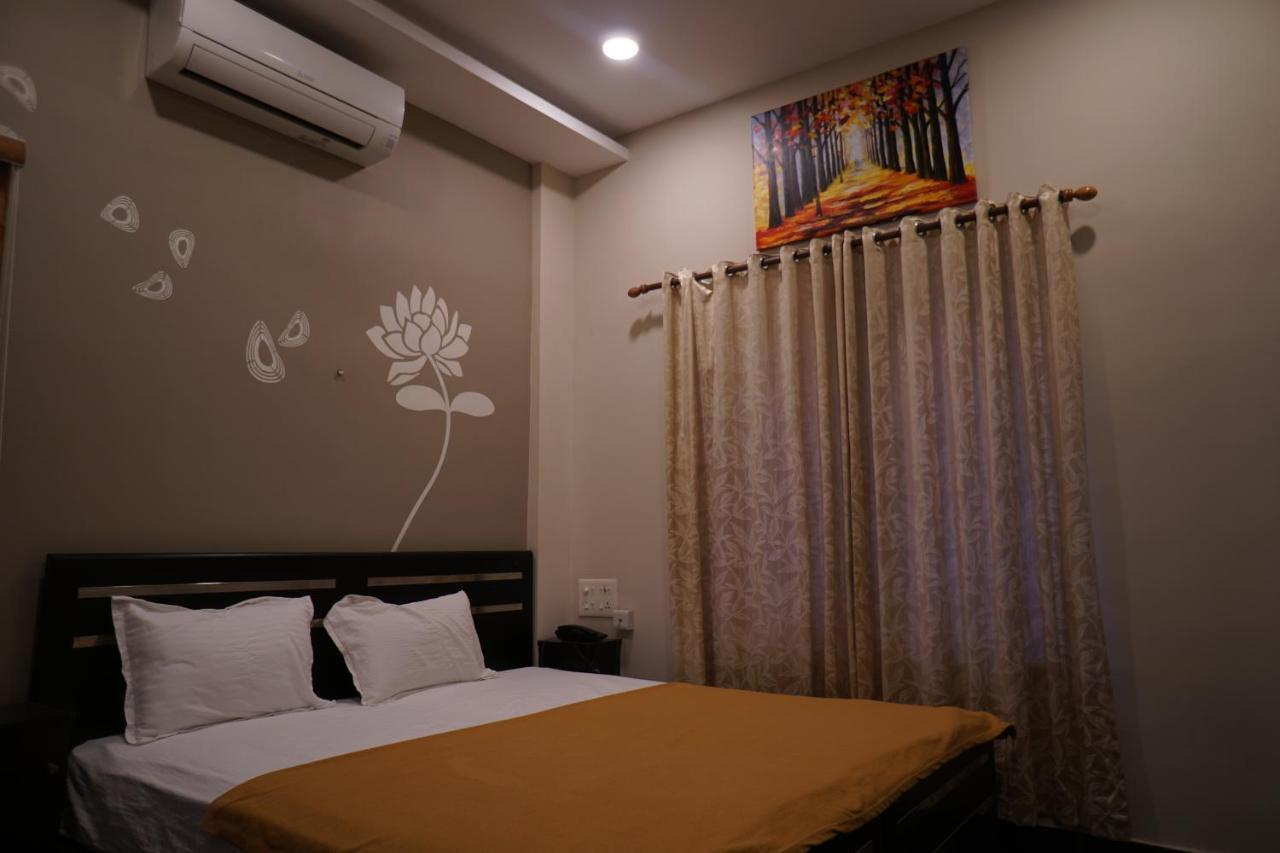 Hotel Metro Residency Kochi Zewnętrze zdjęcie