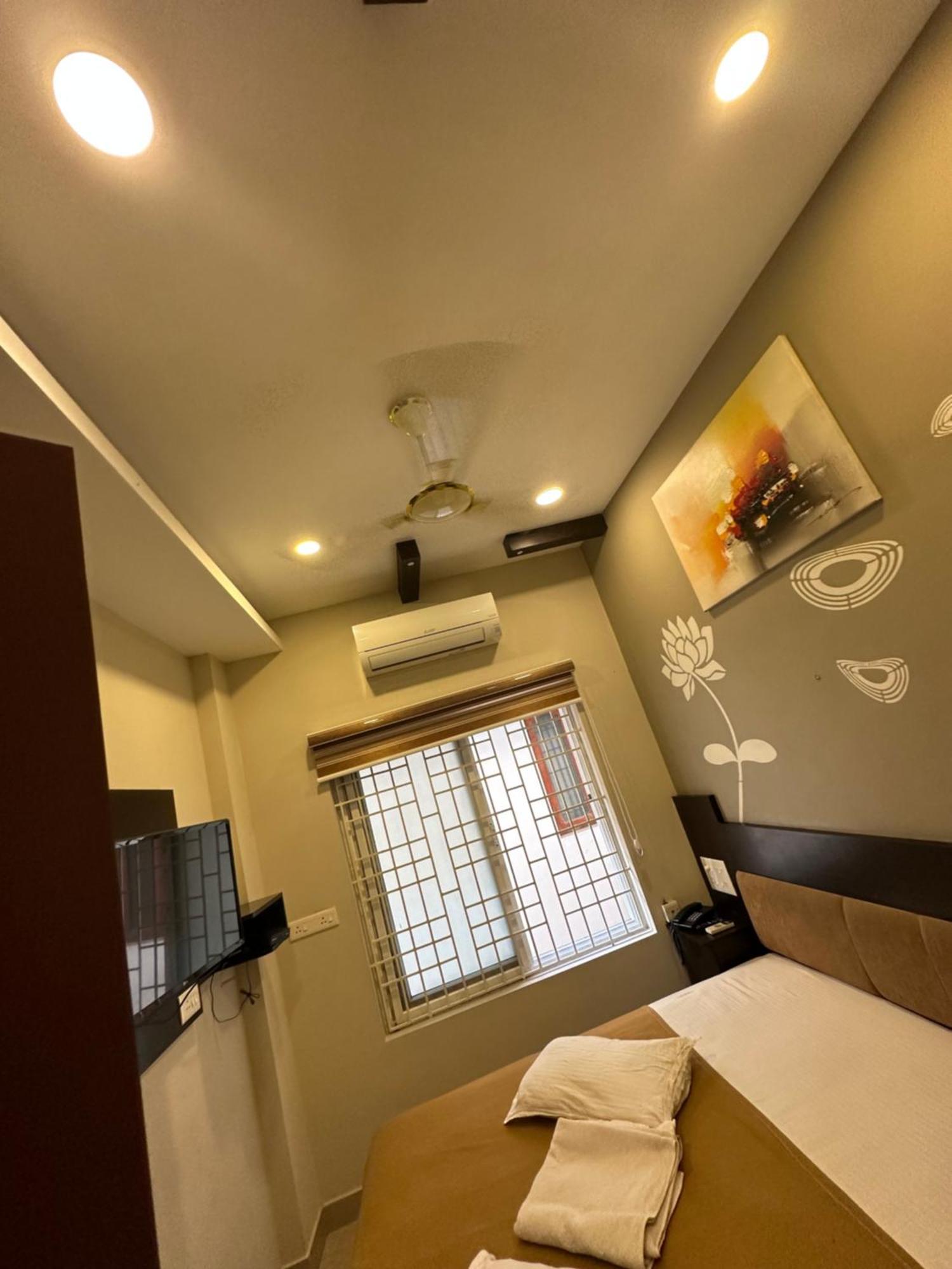 Hotel Metro Residency Kochi Zewnętrze zdjęcie