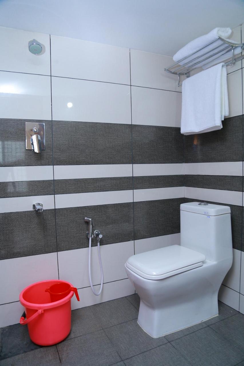 Hotel Metro Residency Kochi Zewnętrze zdjęcie